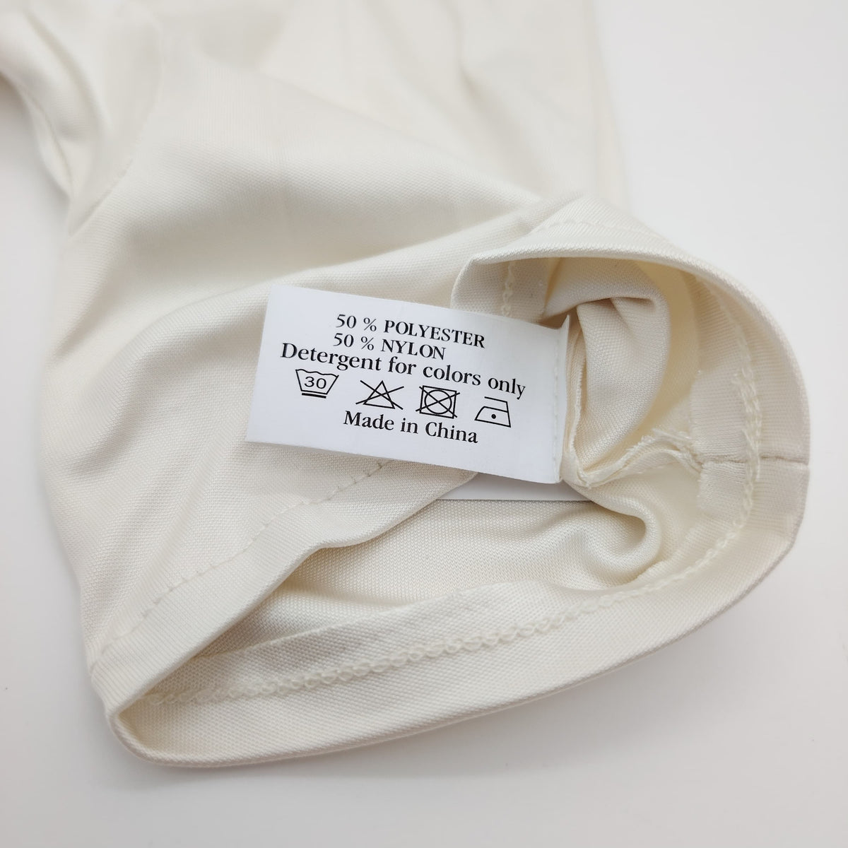 Authentic Cartier Boutique White Gloves (Ref. CRAVM00311) – Size Medium – Brand New
