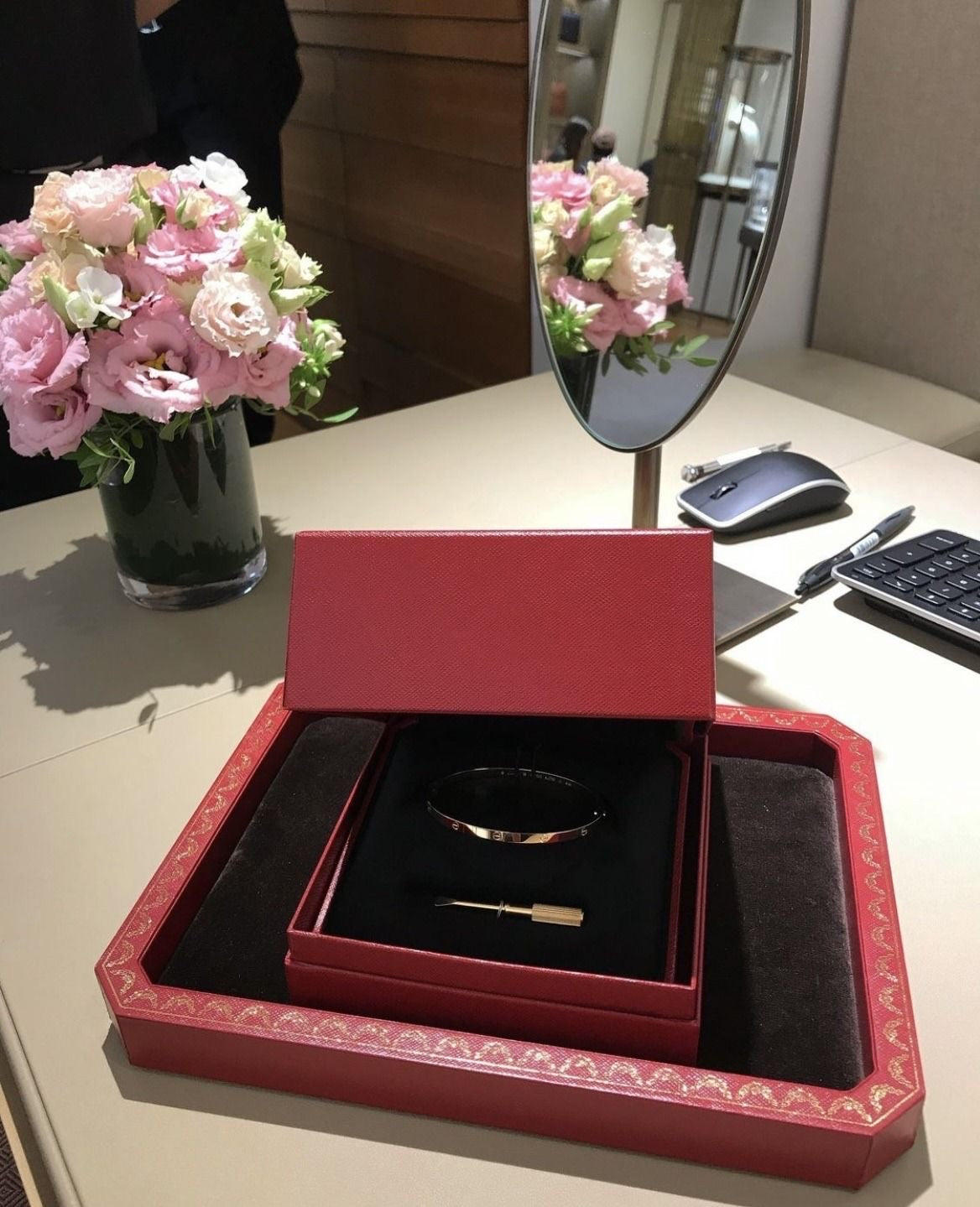 Cartier Presentation Display Tray Red Wood Small Size 26 *20 cm Ref. CRAVM00379 New With Defects