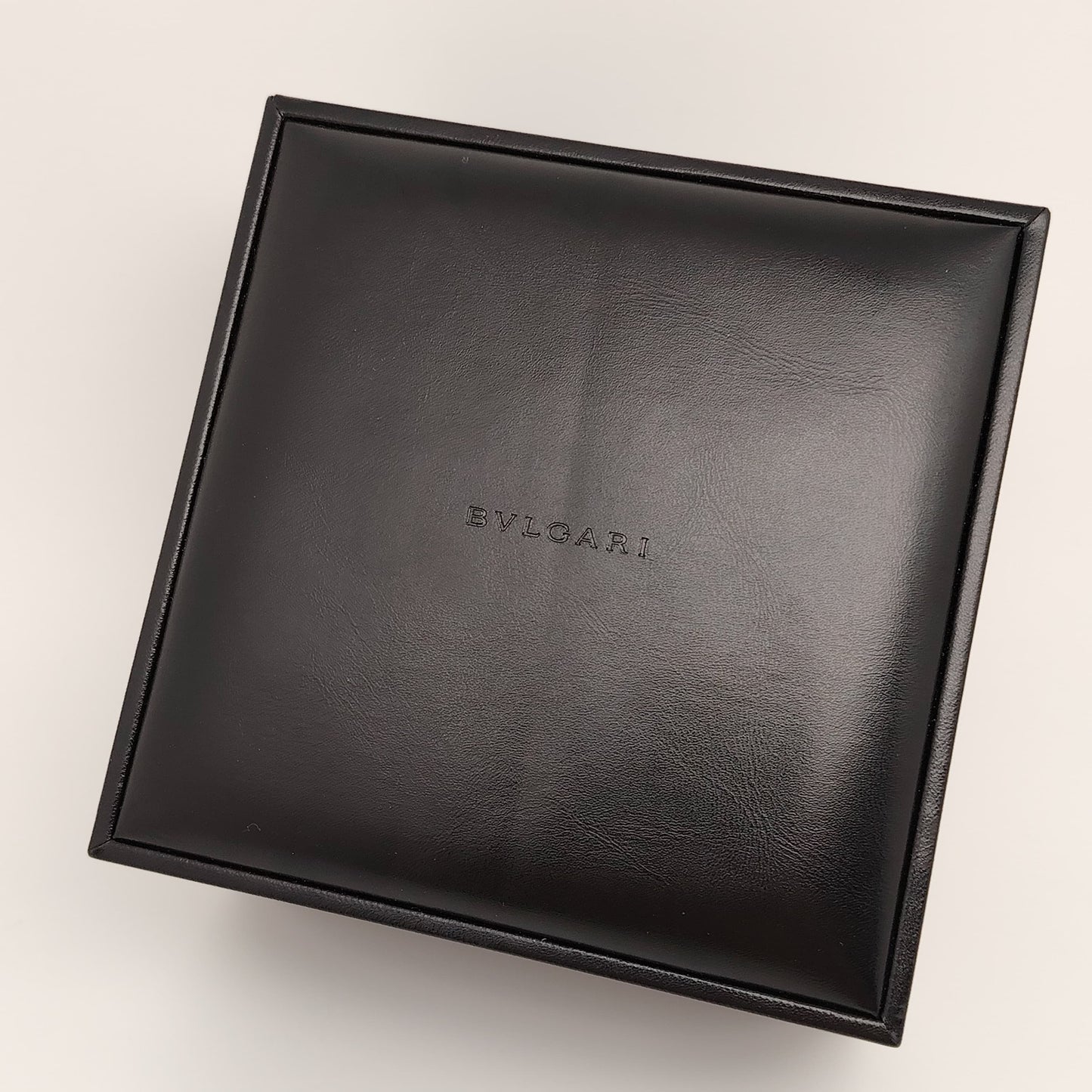 Watch Storage Box Set with Cards & Manual – Pre-Owned