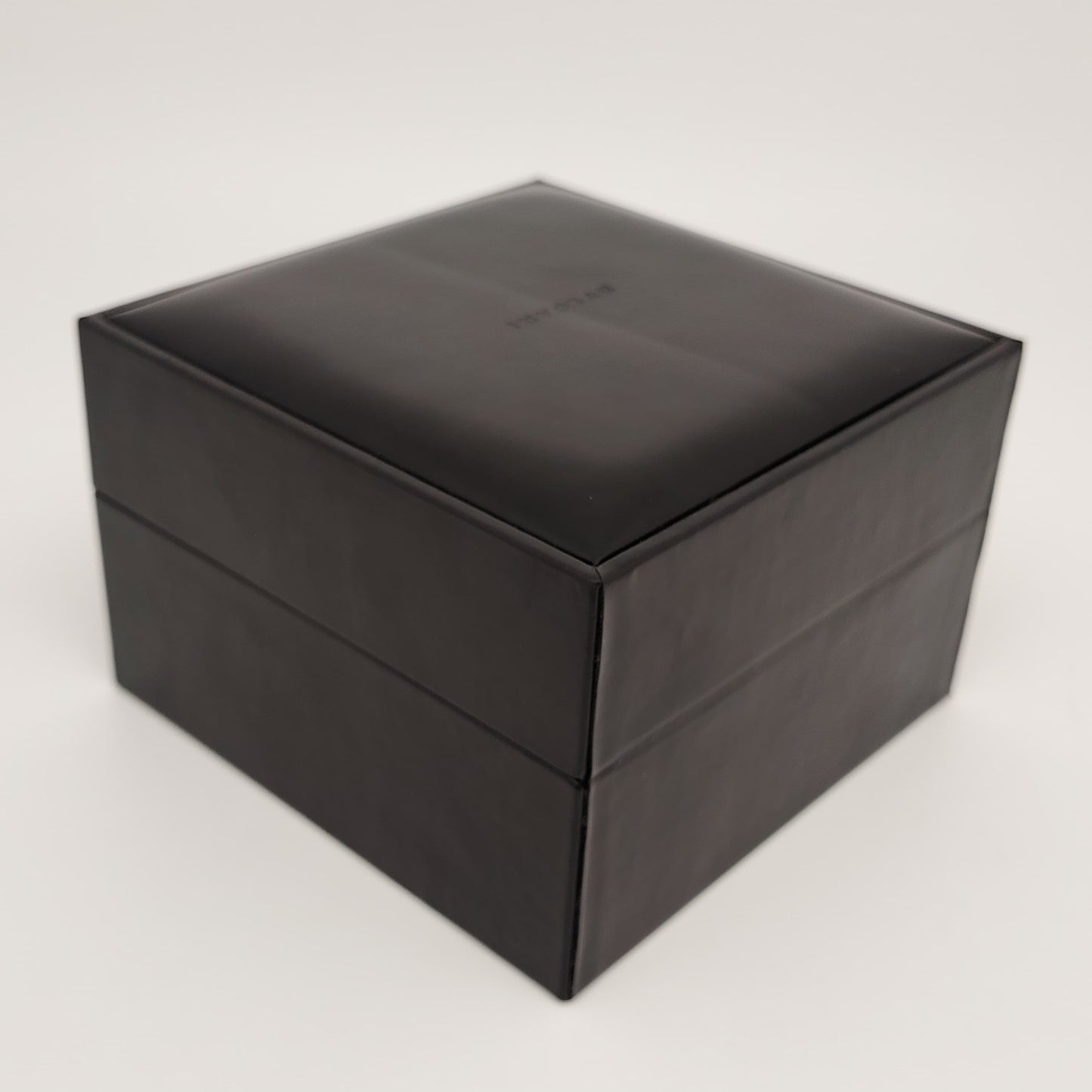 Watch Storage Box Set with Cards & Manual – Pre-Owned
