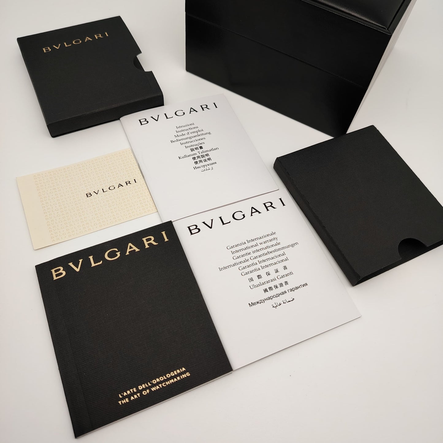 Watch Storage Box Set with Cards & Manual – Pre-Owned
